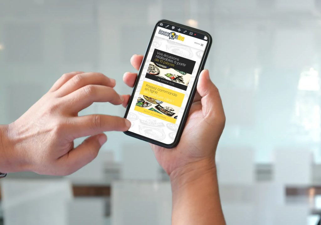 Page d'accueil du site Ecussonline au format mobile